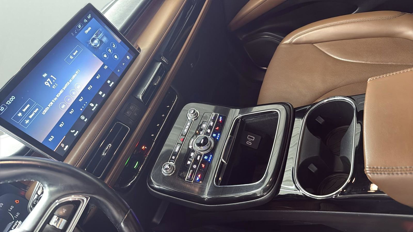 Certified 2022 Lincoln Nautilus Reserve w/ Equipment Group 201A image 21