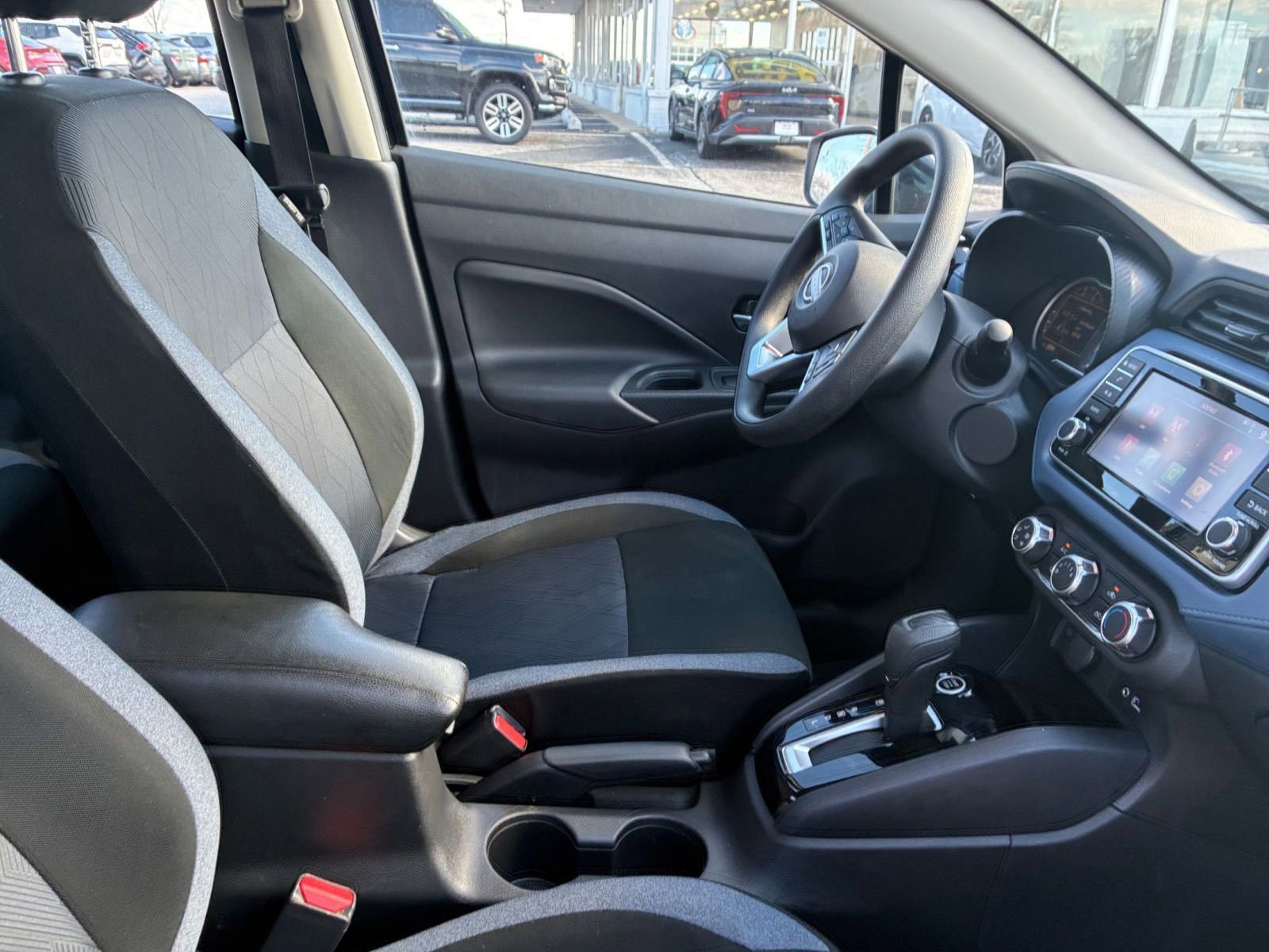 Used 2025 Nissan Versa SV image 37