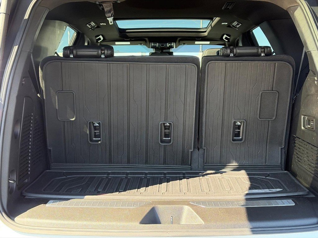 Used 2023 GMC Yukon Denali w/ LPO, Floor Liner Package image 7