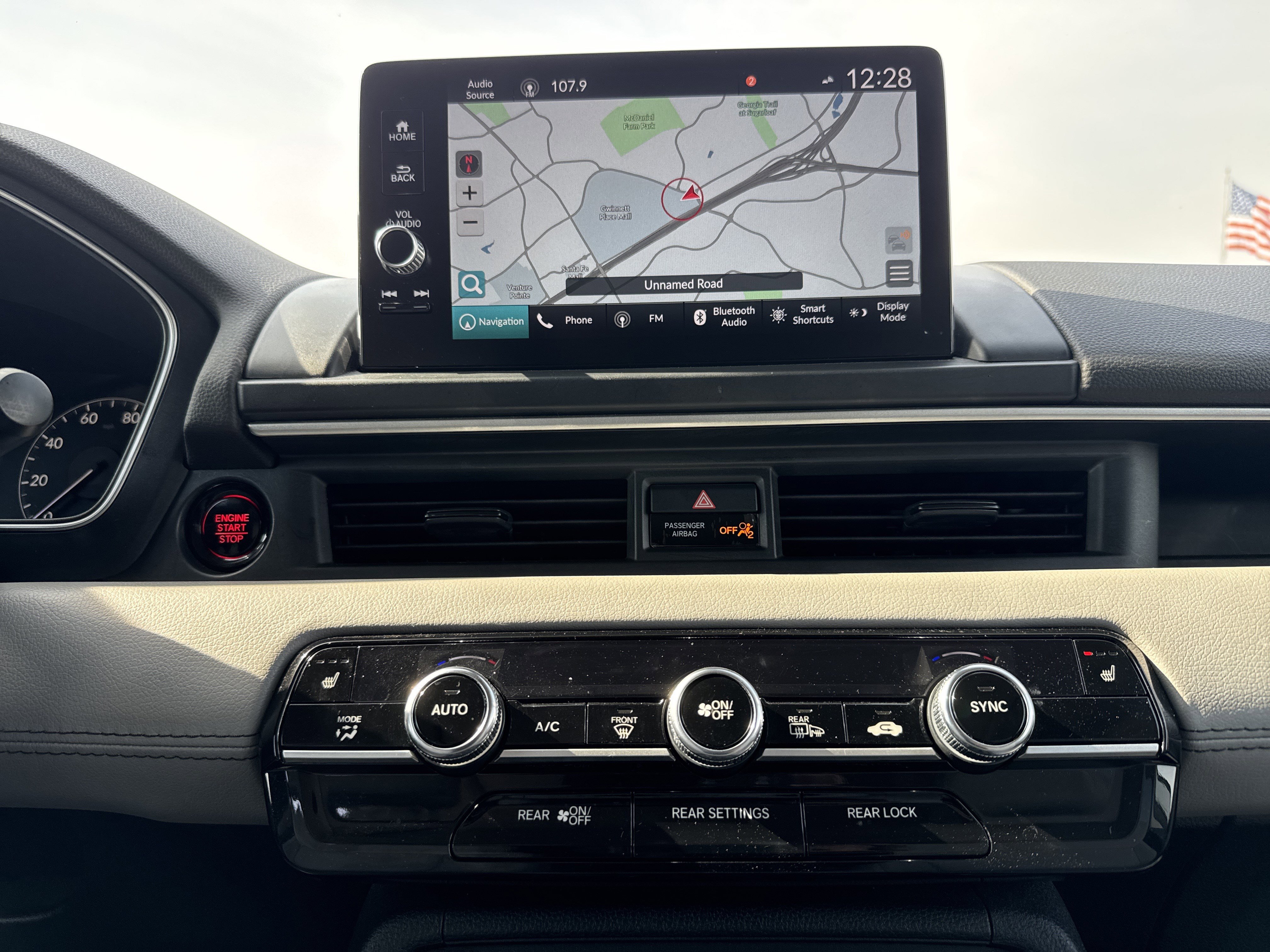 Used 2024 Honda Pilot Touring image 29