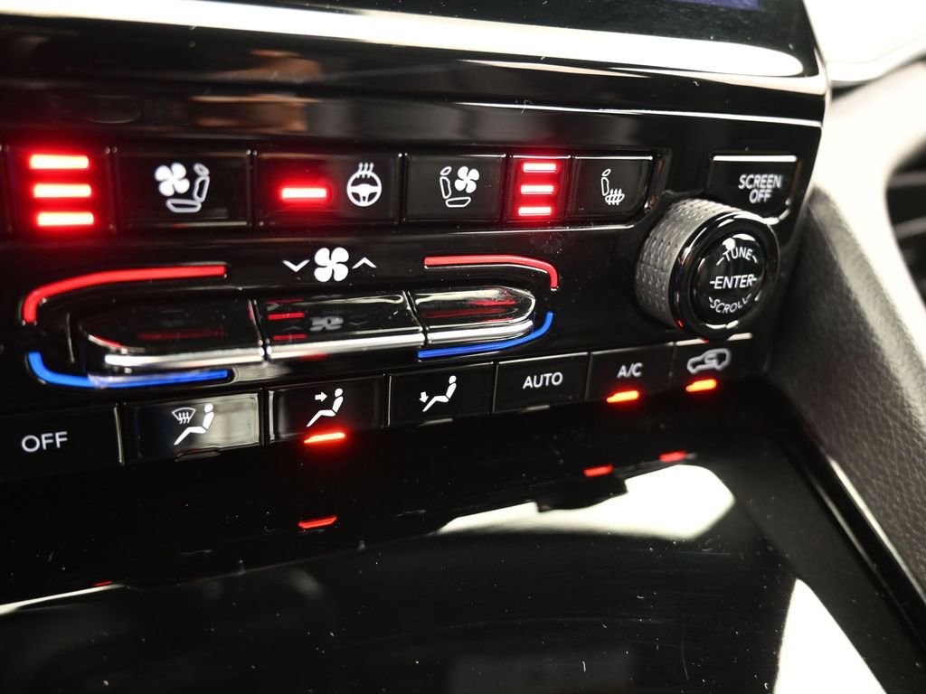 Used 2023 Jeep Grand Cherokee Overland w/ Luxury Tech Group IV image 27