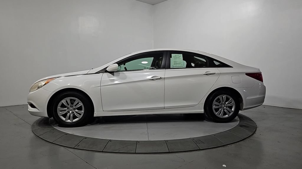Used 2012 Hyundai Sonata GLS FWD image 2