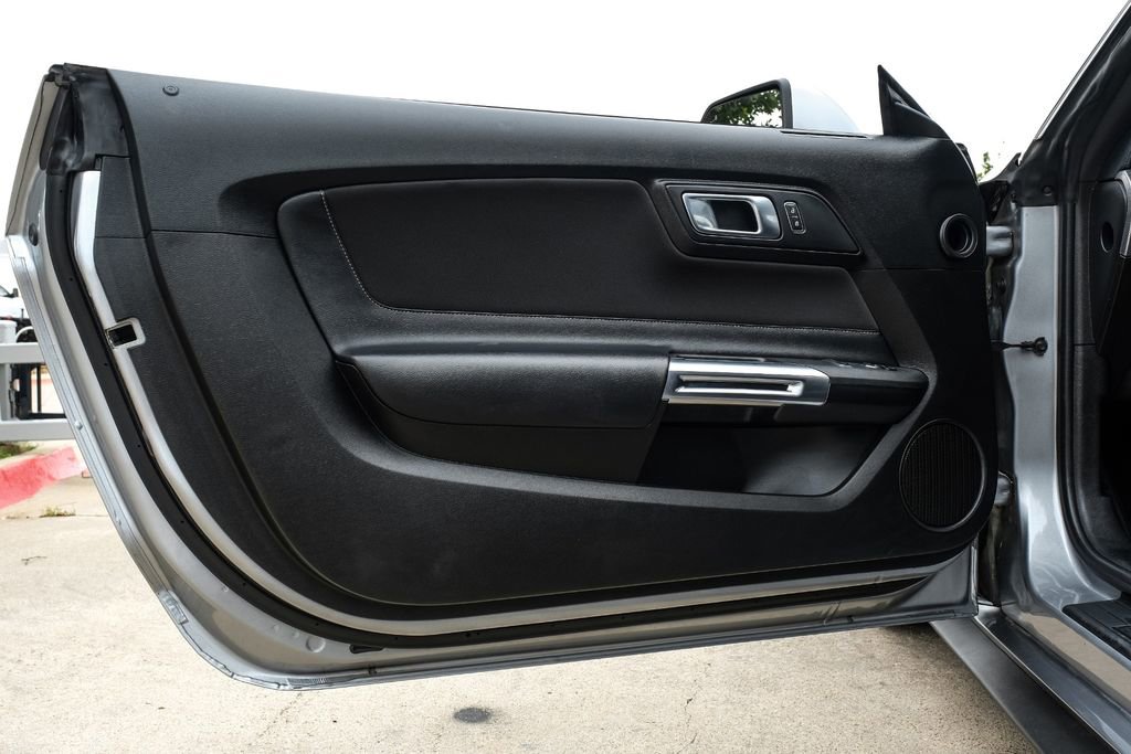 Used 2022 Ford Mustang GT RWD image 40