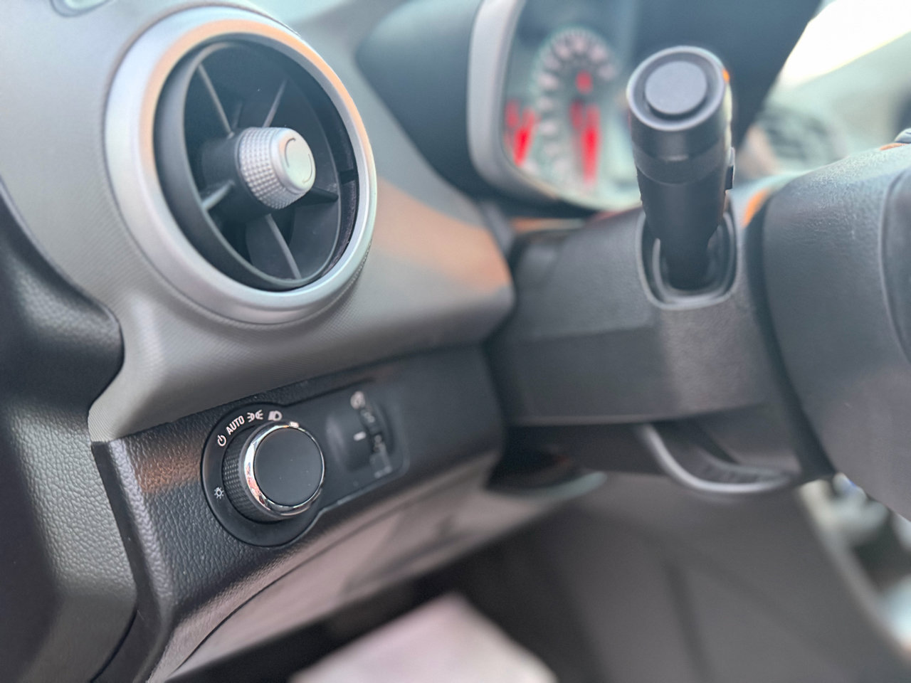 Used 2018 Chevrolet Sonic LT w/ Convenience Package image 19