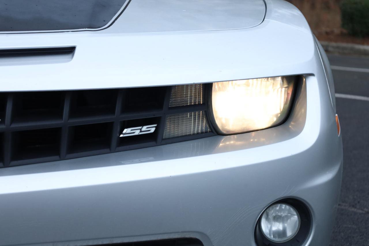 Used 2010 Chevrolet Camaro SS w/ RS Package RWD image 17