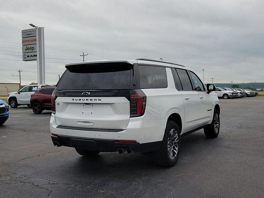 Used 2025 Chevrolet Suburban Z71 AWD/4WD image 5