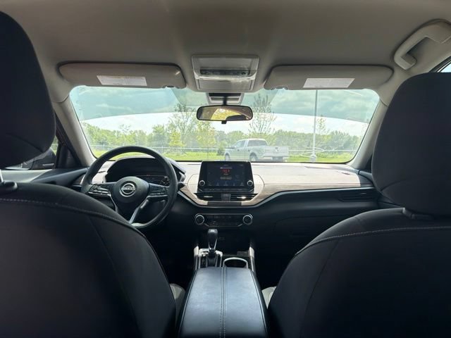 Used 2024 Nissan Altima 2.5 SV FWD image 16