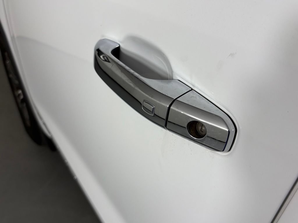 Used 2025 GMC Sierra 1500 SLT RWD image 11