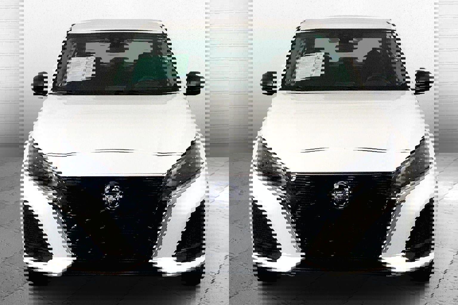 Used 2025 Nissan Altima 2.5 SV image 2