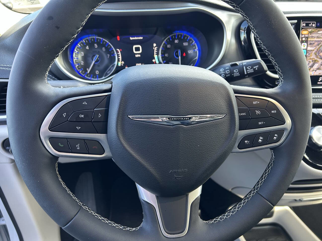 Used 2024 Chrysler Pacifica Touring-L image 19