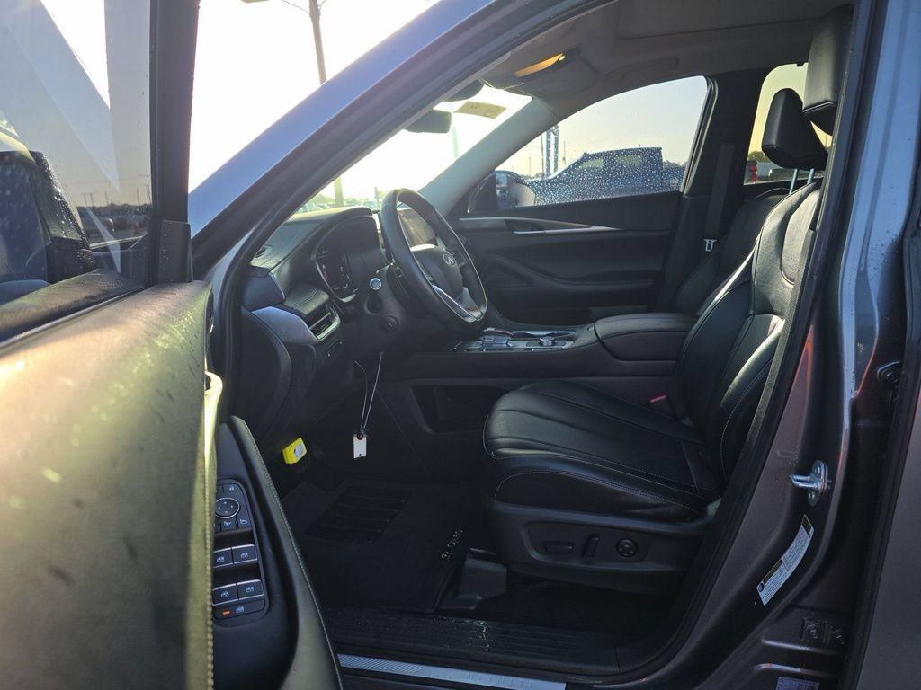 Certified 2024 INFINITI QX60 Luxe w/ Cargo Package FWD image 3