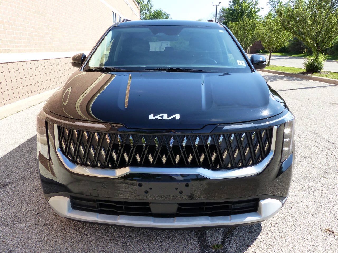 Used 2025 Kia Carnival EX FWD image 13