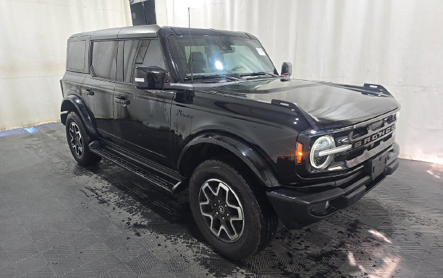 Used 2025 Ford Bronco Outer Banks AWD/4WD image 3