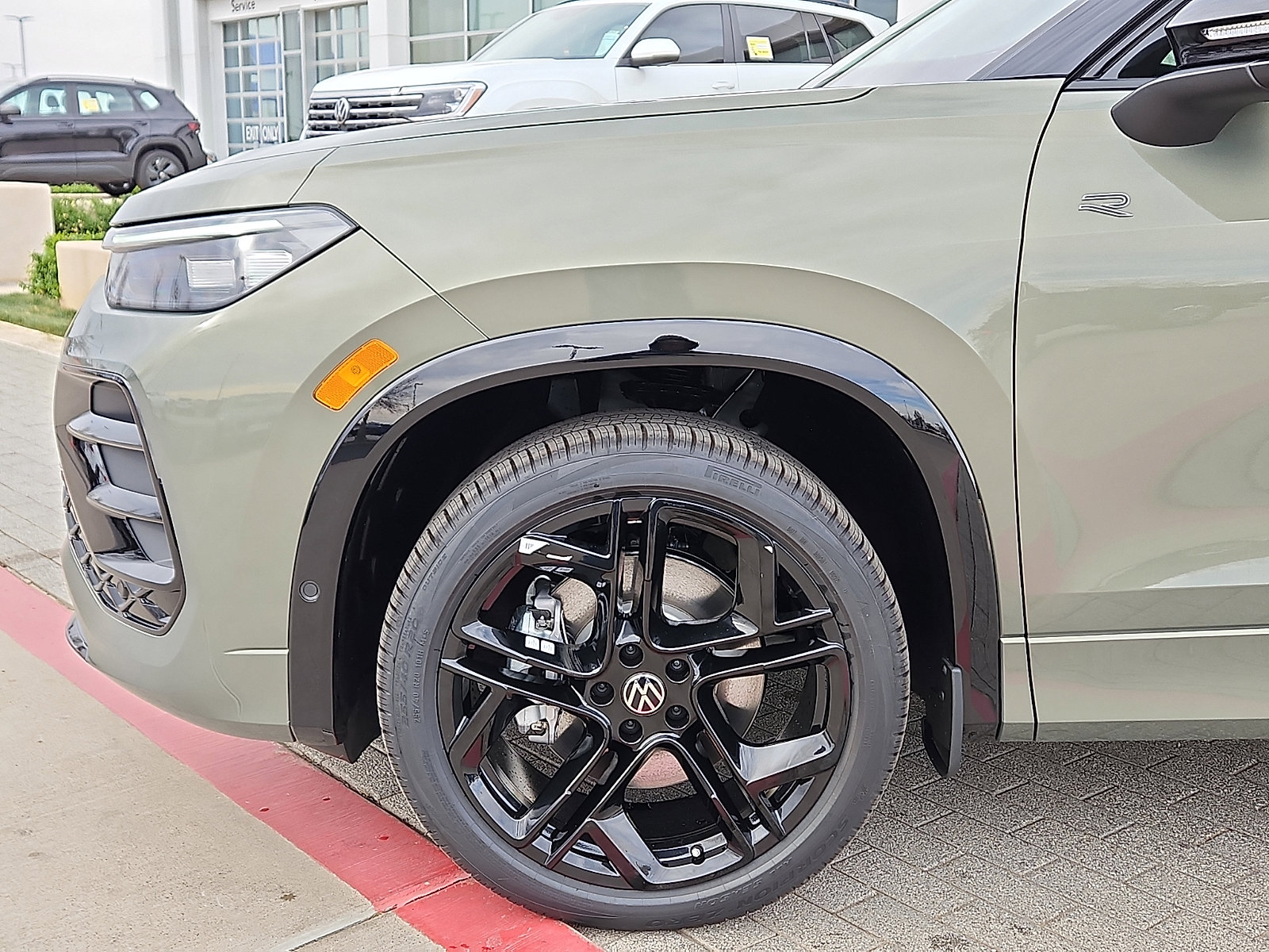 New 2026 Volkswagen Tiguan SE R-Line image 6