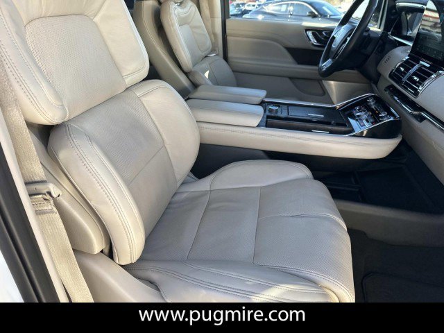 Used 2021 Lincoln Navigator Reserve w/ Luxury Package image 13