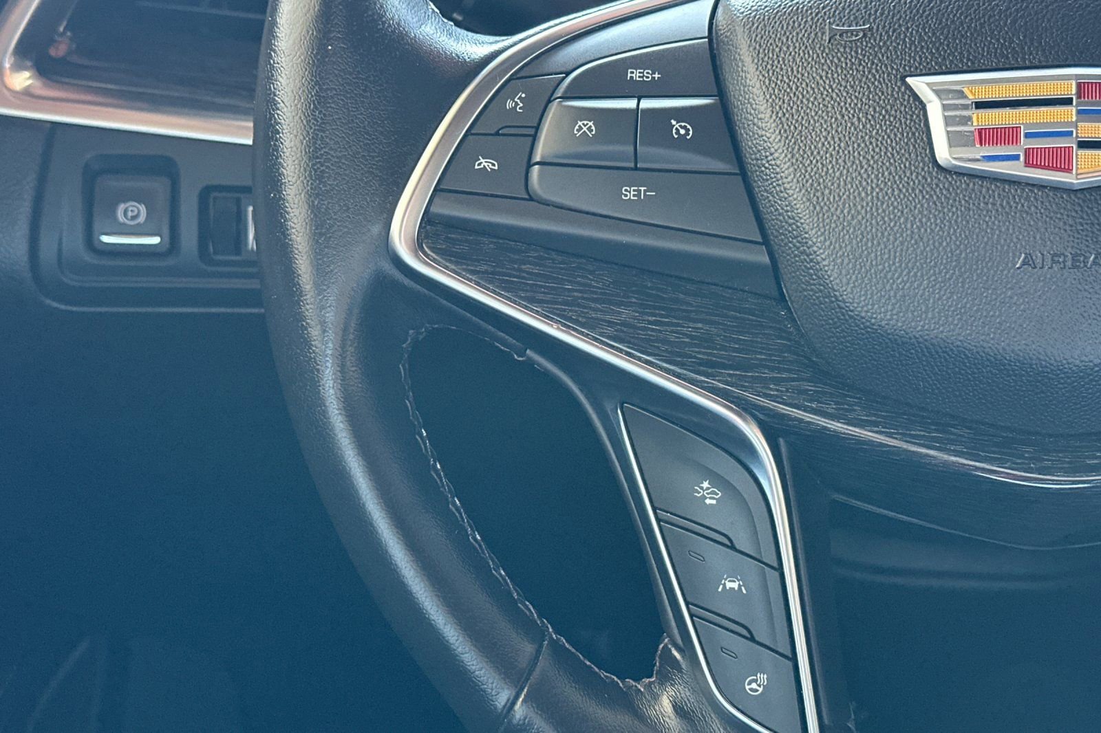 Certified 2023 Cadillac XT5 Premium Luxury FWD image 33
