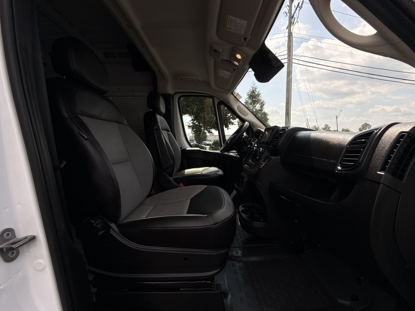 Used 2023 RAM ProMaster 2500 FWD image 23