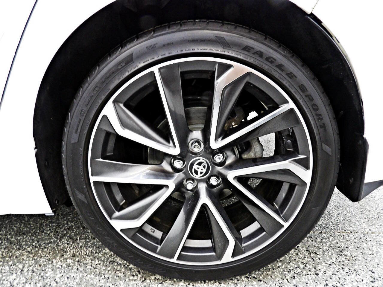 Used 2019 Toyota Corolla XSE FWD image 19