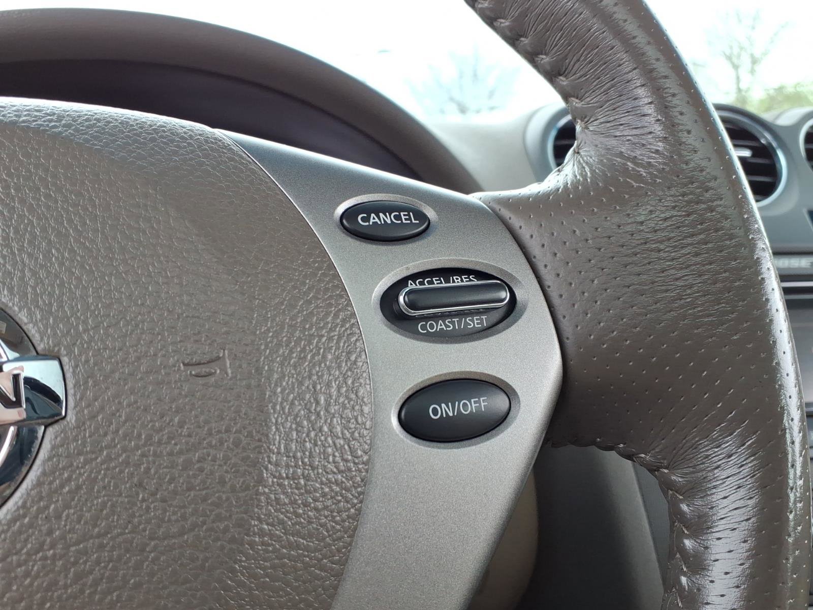 Used 2012 Nissan Altima 3.5 SR w/ Sport Pkg image 24