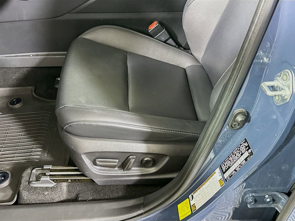 Used 2025 Toyota Crown Limited w/ Advanced Technology Package AWD/4WD image 22