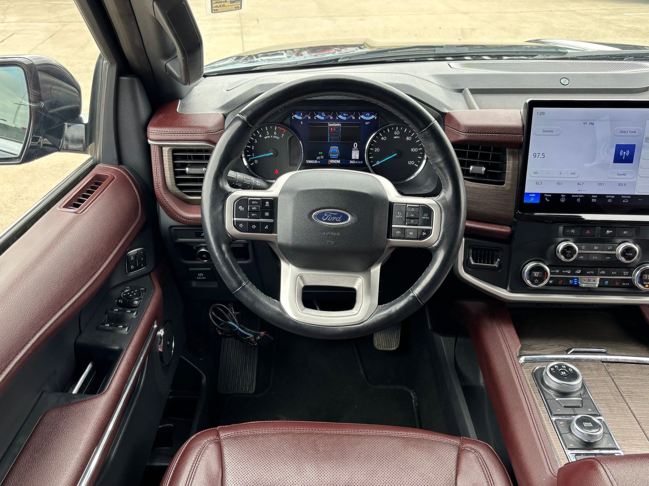 Used 2024 Ford Expedition Limited image 29