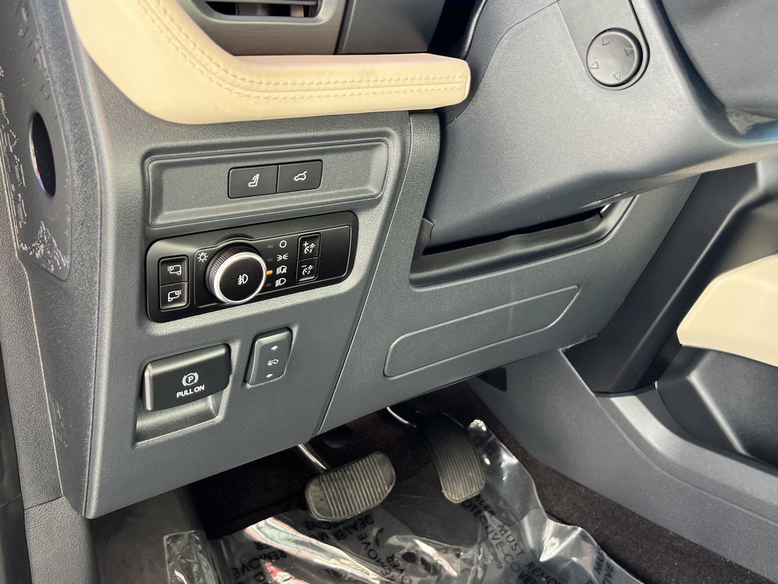 Used 2023 Ford Expedition Max Platinum image 32