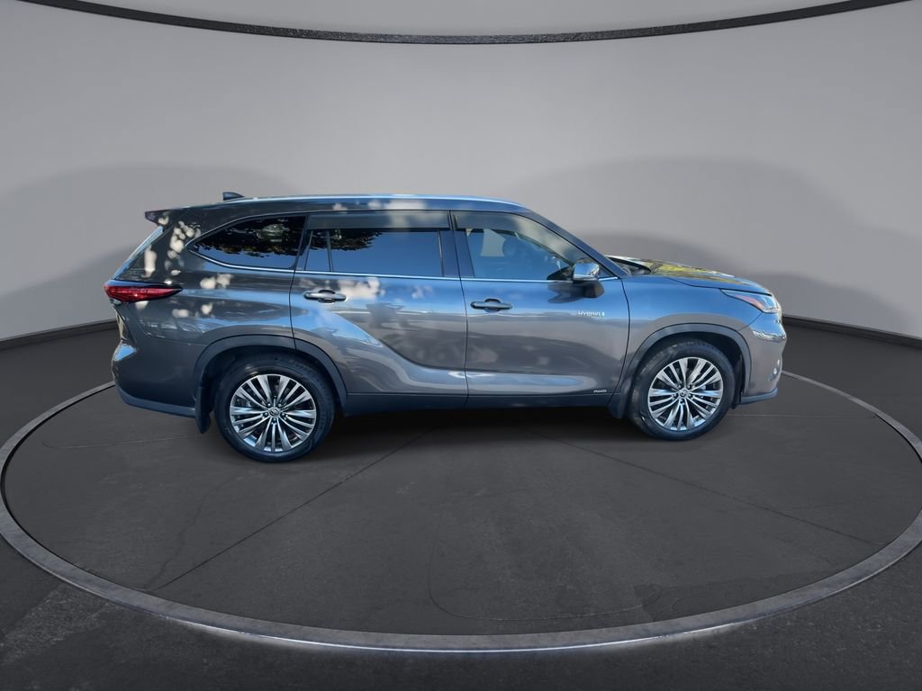Used 2021 Toyota Highlander Platinum image 17