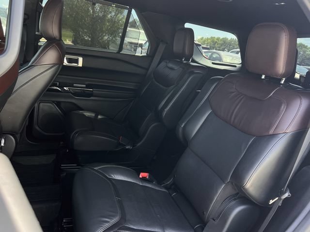 Used 2022 Ford Explorer Platinum w/ Technology Package AWD/4WD image 21