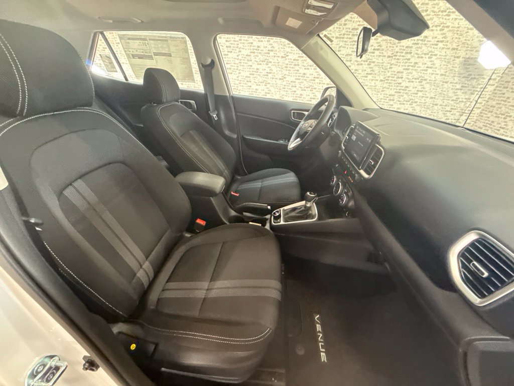 New 2026 Hyundai Venue SEL FWD image 12