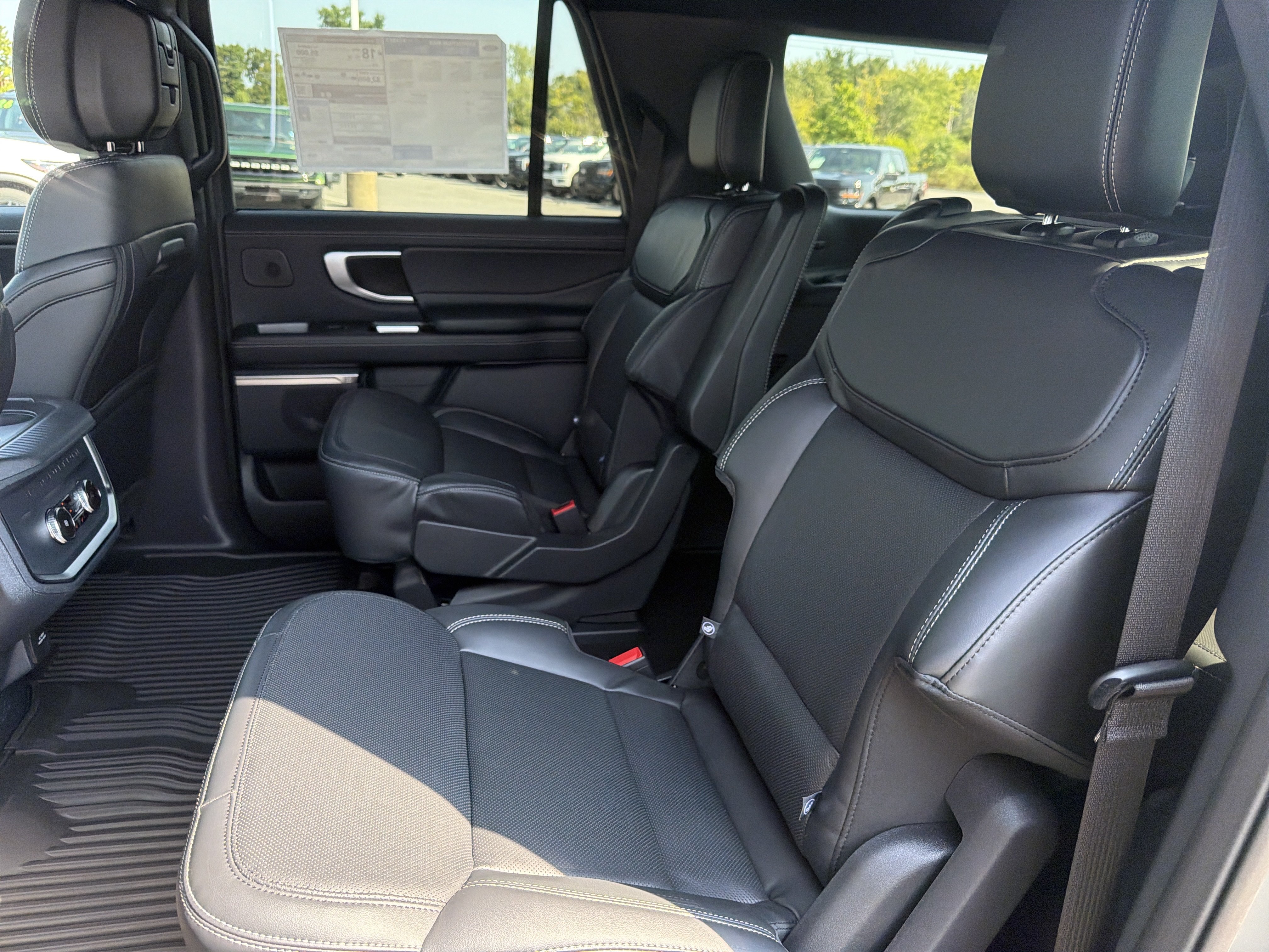 New 2027 Ford Expedition Max Platinum w/ Stealth Appearance Package AWD/4WD image 13