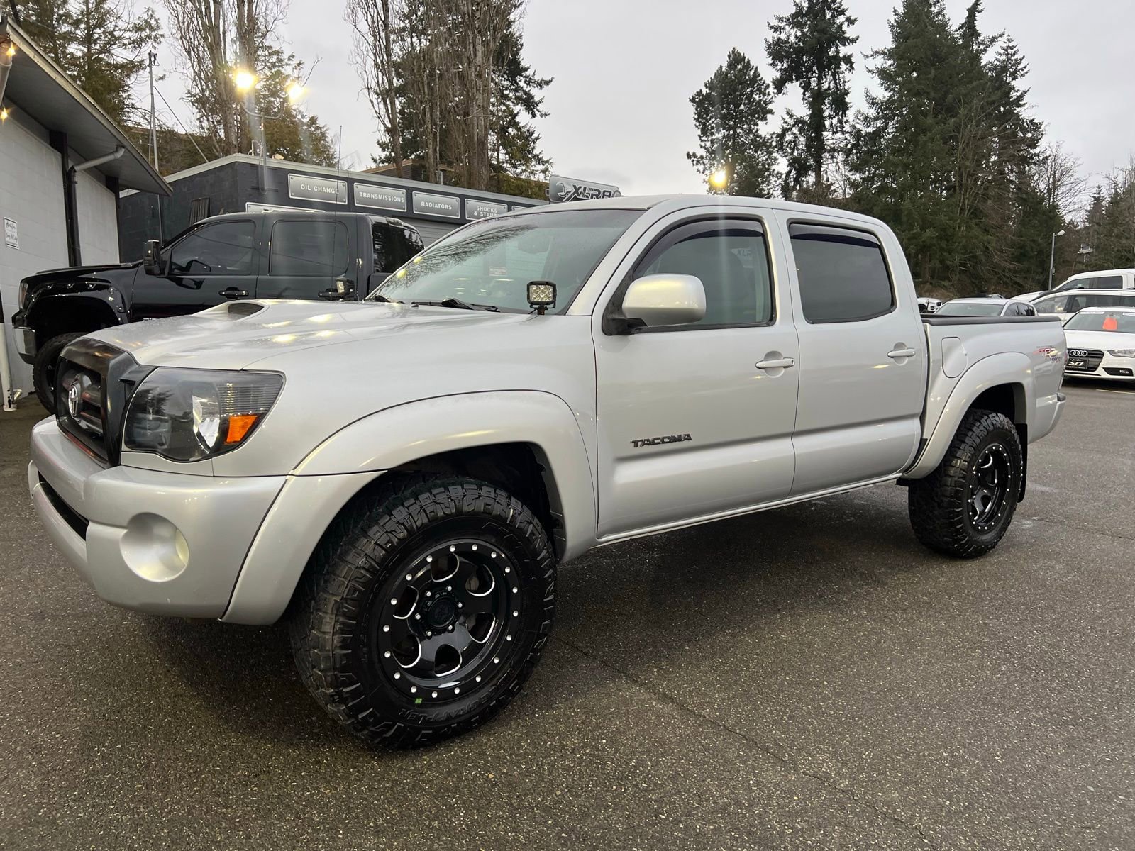 Used 2010 Toyota Tacoma 4x4 Double Cab image 1