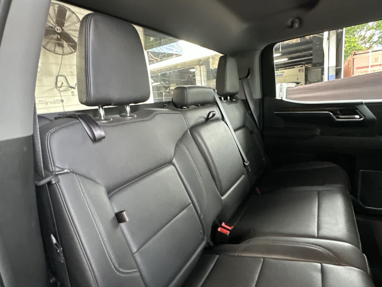 Used 2025 GMC Sierra 1500 SLT AWD/4WD image 26