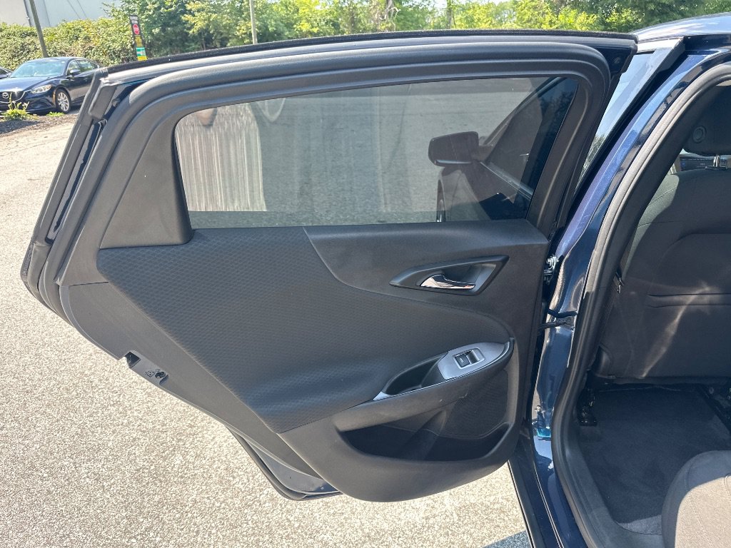 Used 2022 Chevrolet Malibu LT FWD image 13
