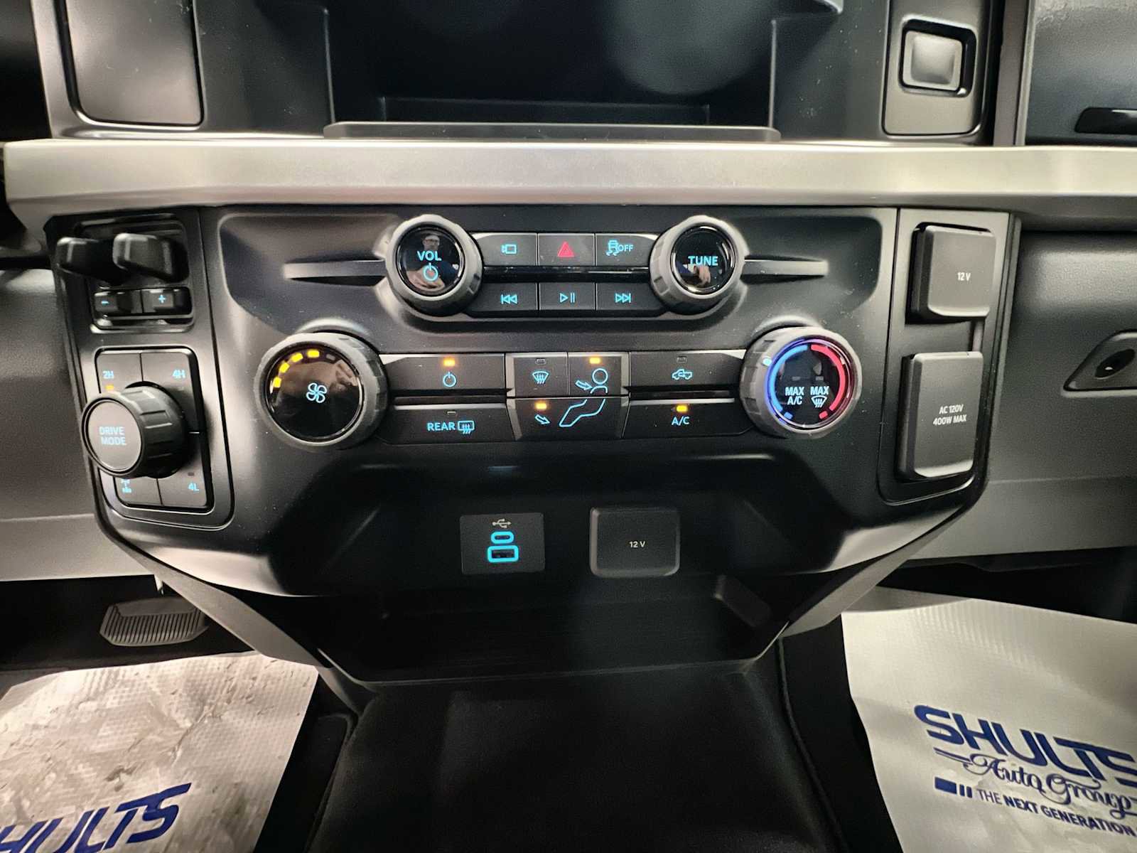 New 2025 Ford F350 XLT w/ 360-Degree Camera Package image 16
