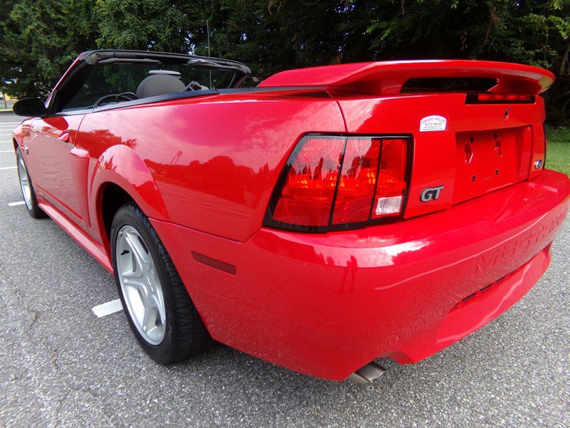 Used 2004 Ford Mustang GT image 4