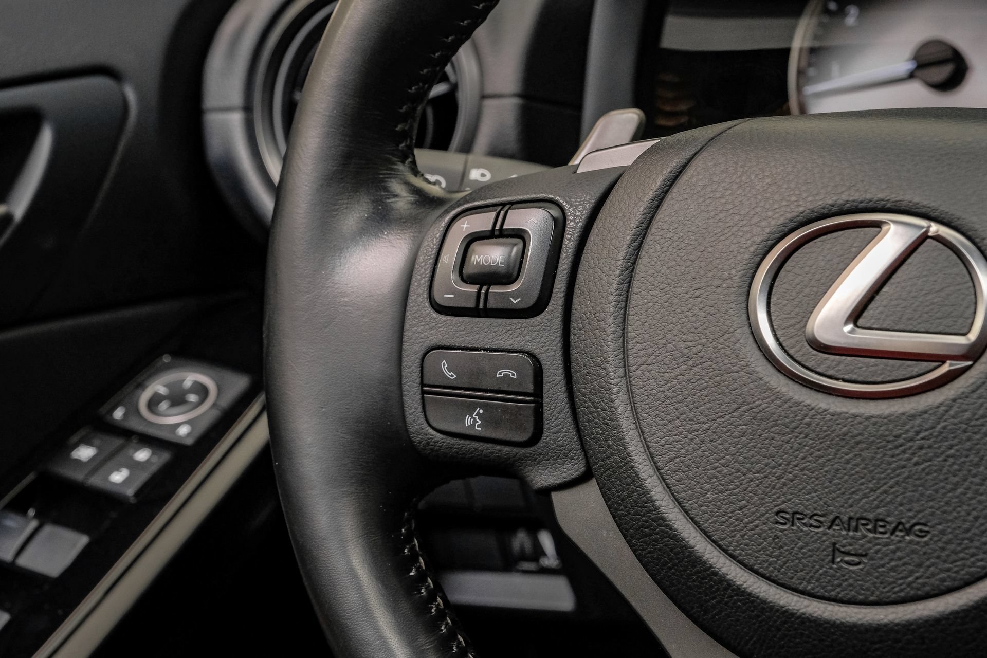 Used 2025 Lexus IS 350 F Sport RWD image 21