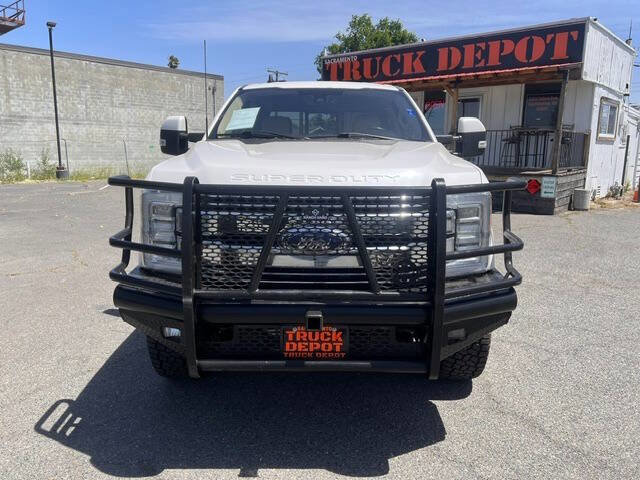 Used 2019 Ford F350 Lariat w/ Lariat Ultimate Package AWD/4WD image 3