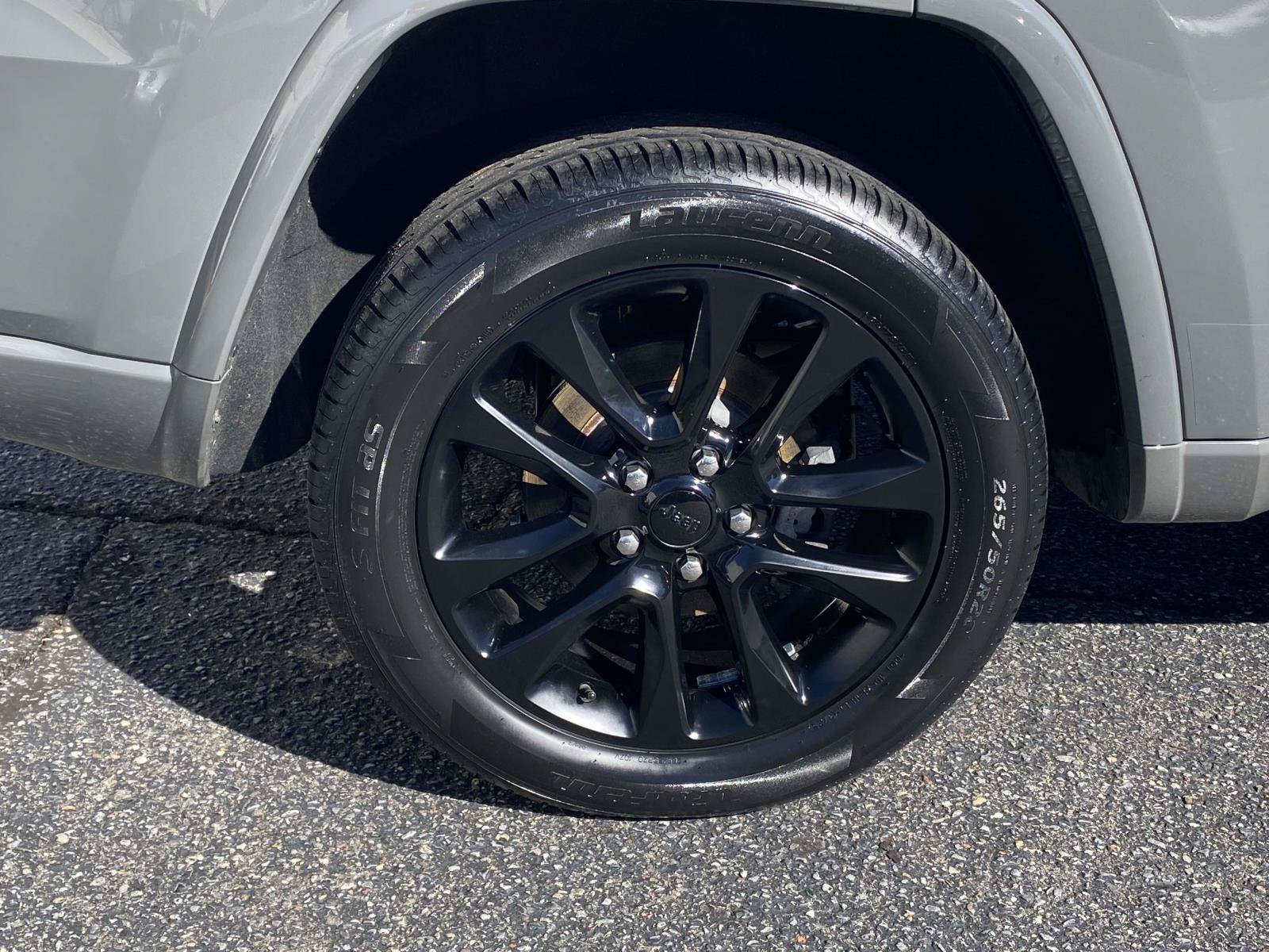 Used 2020 Jeep Grand Cherokee Altitude AWD/4WD image 11