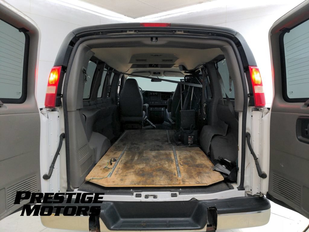 Used 2018 Chevrolet Express 3500 LT w/ LT Preferred Equipment Group RWD image 25
