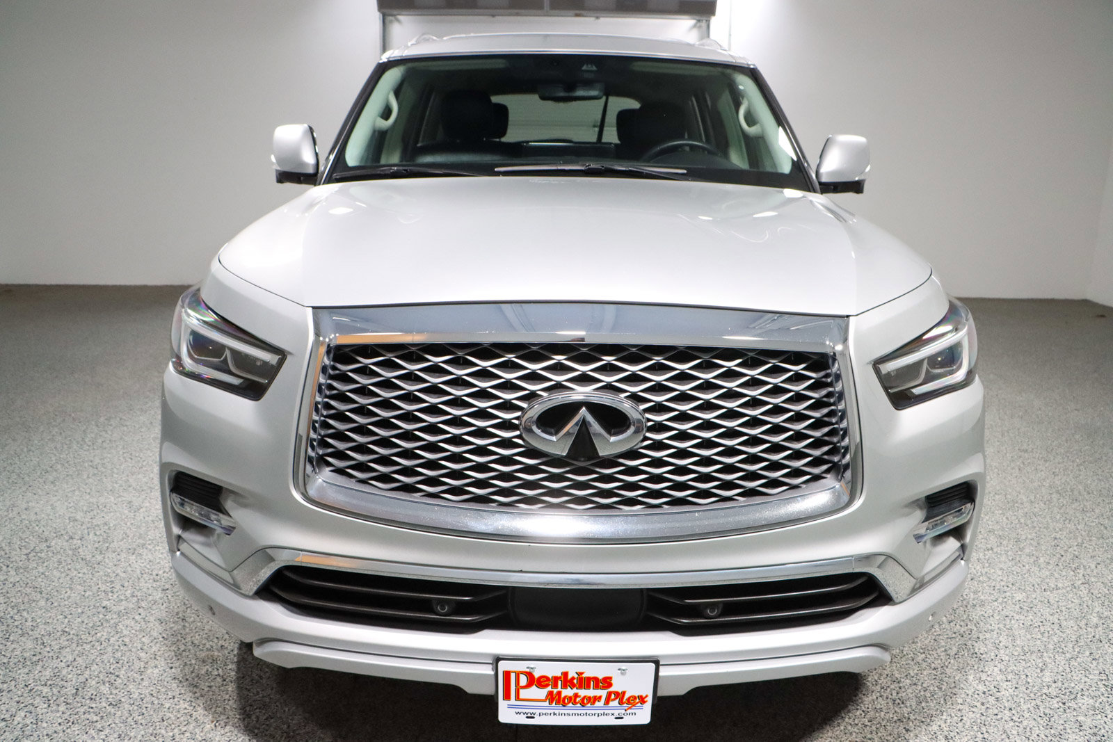 Used 2023 INFINITI QX80 Luxe w/ Cargo Package RWD image 4