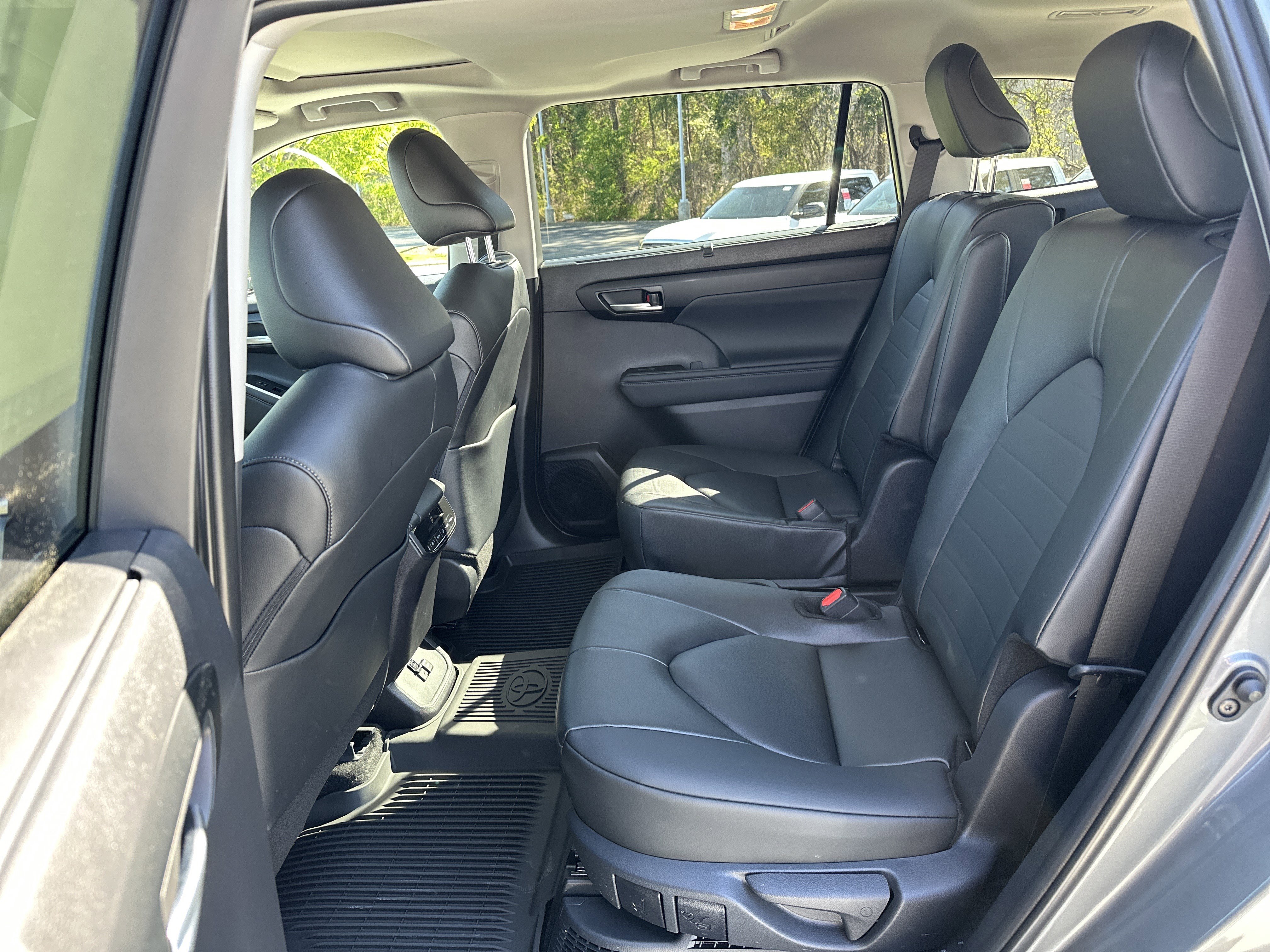 Certified 2026 Toyota Highlander XLE image 31