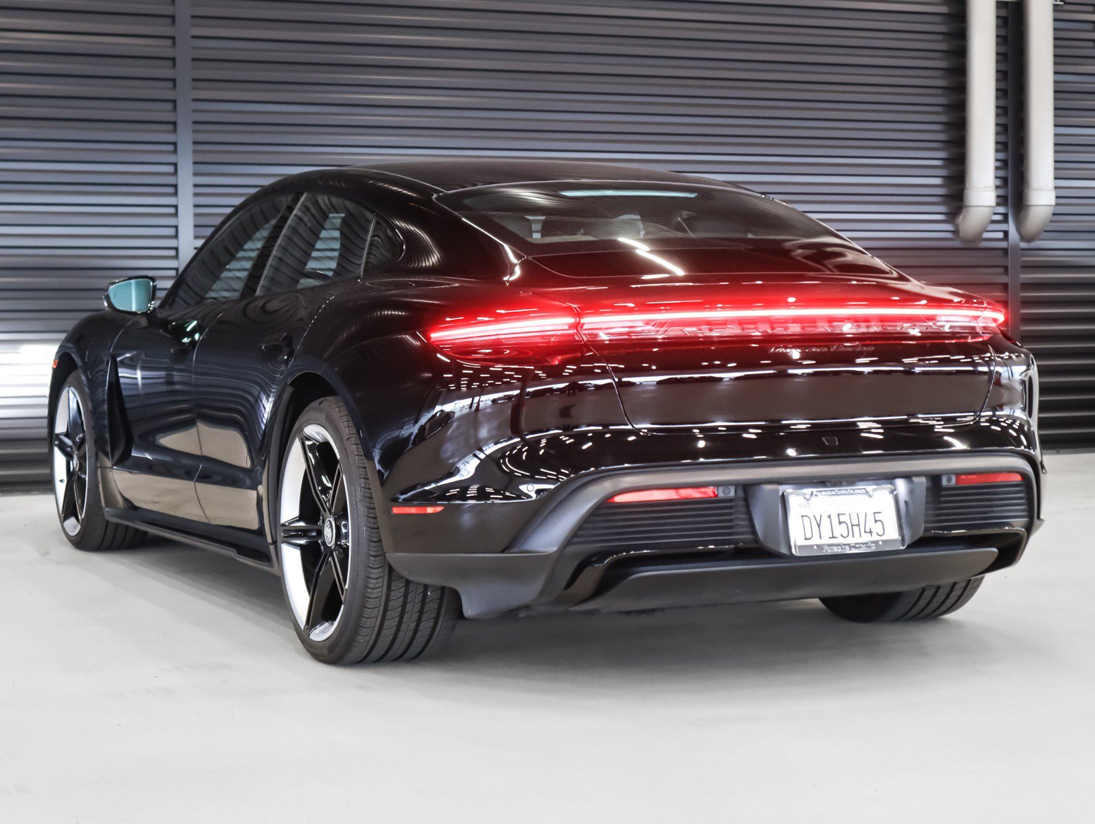 Used 2021 Porsche Taycan Turbo image 3