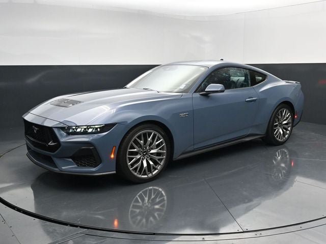 Used 2025 Ford Mustang GT Premium RWD image 4