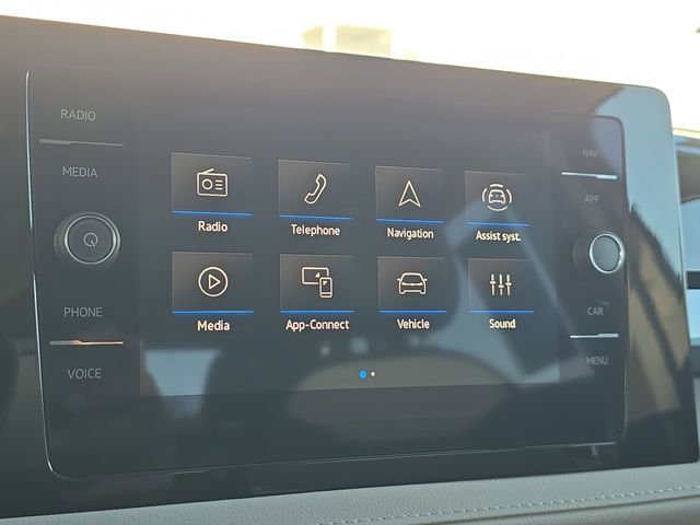Used 2025 Volkswagen Taos SEL image 21