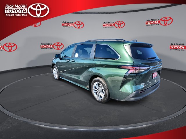 New 2026 Toyota Sienna XLE AWD/4WD image 6