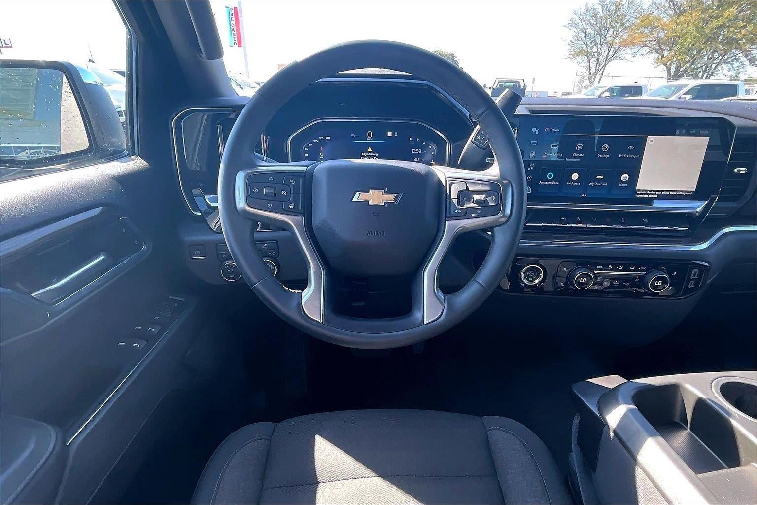 Used 2023 Chevrolet Silverado 1500 LT AWD/4WD image 5