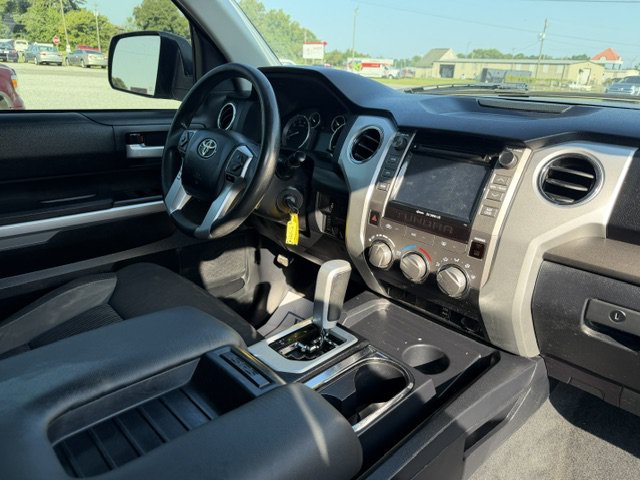 Used 2017 Toyota Tundra SR5 w/ SR5 Upgrade Package RWD image 8