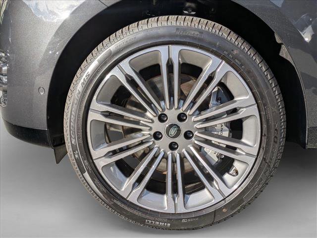 New 2025 Land Rover Range Rover SE image 10