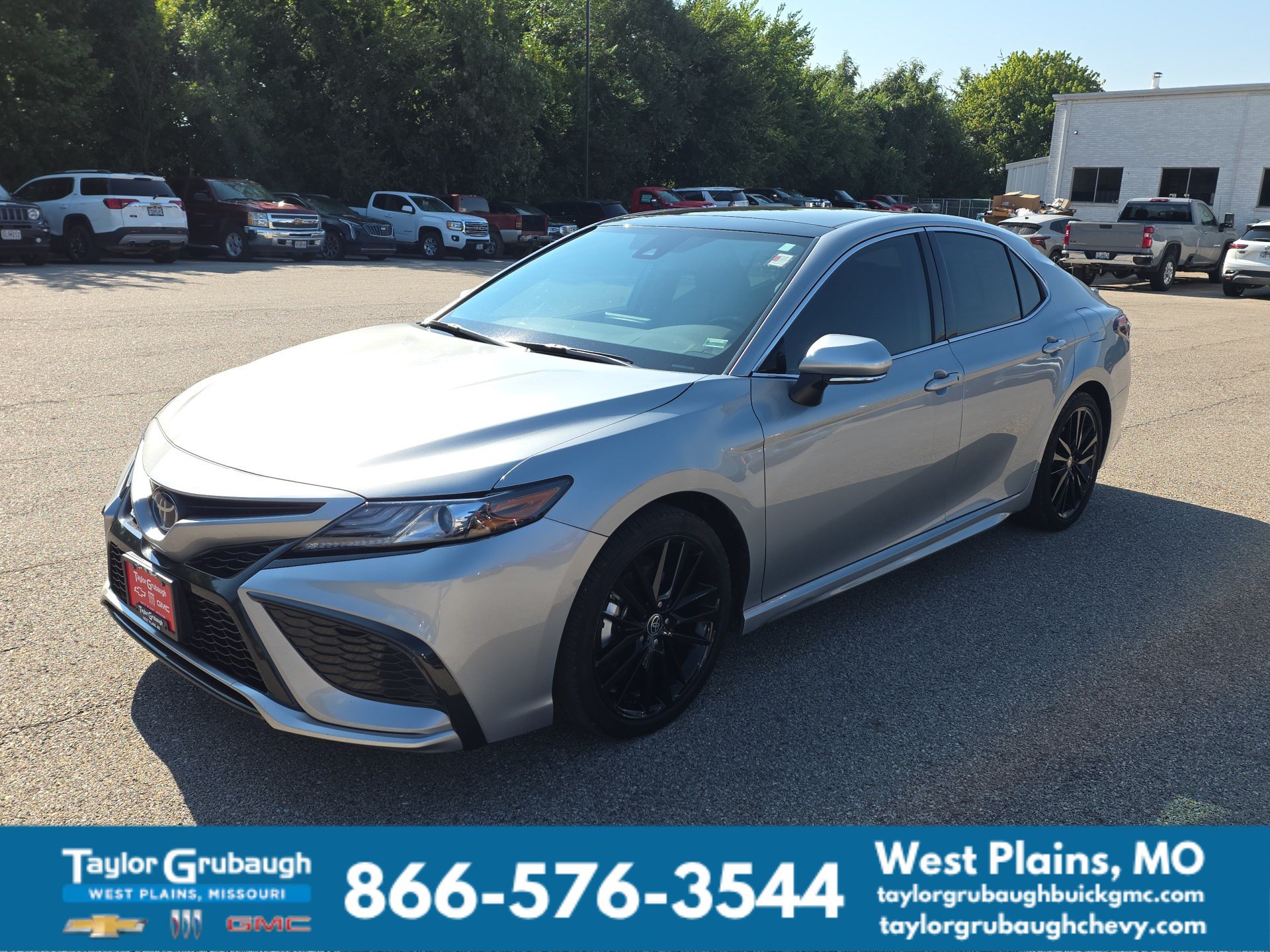 Used 2023 Toyota Camry XSE w/ Cold Weather Package FWD image 4