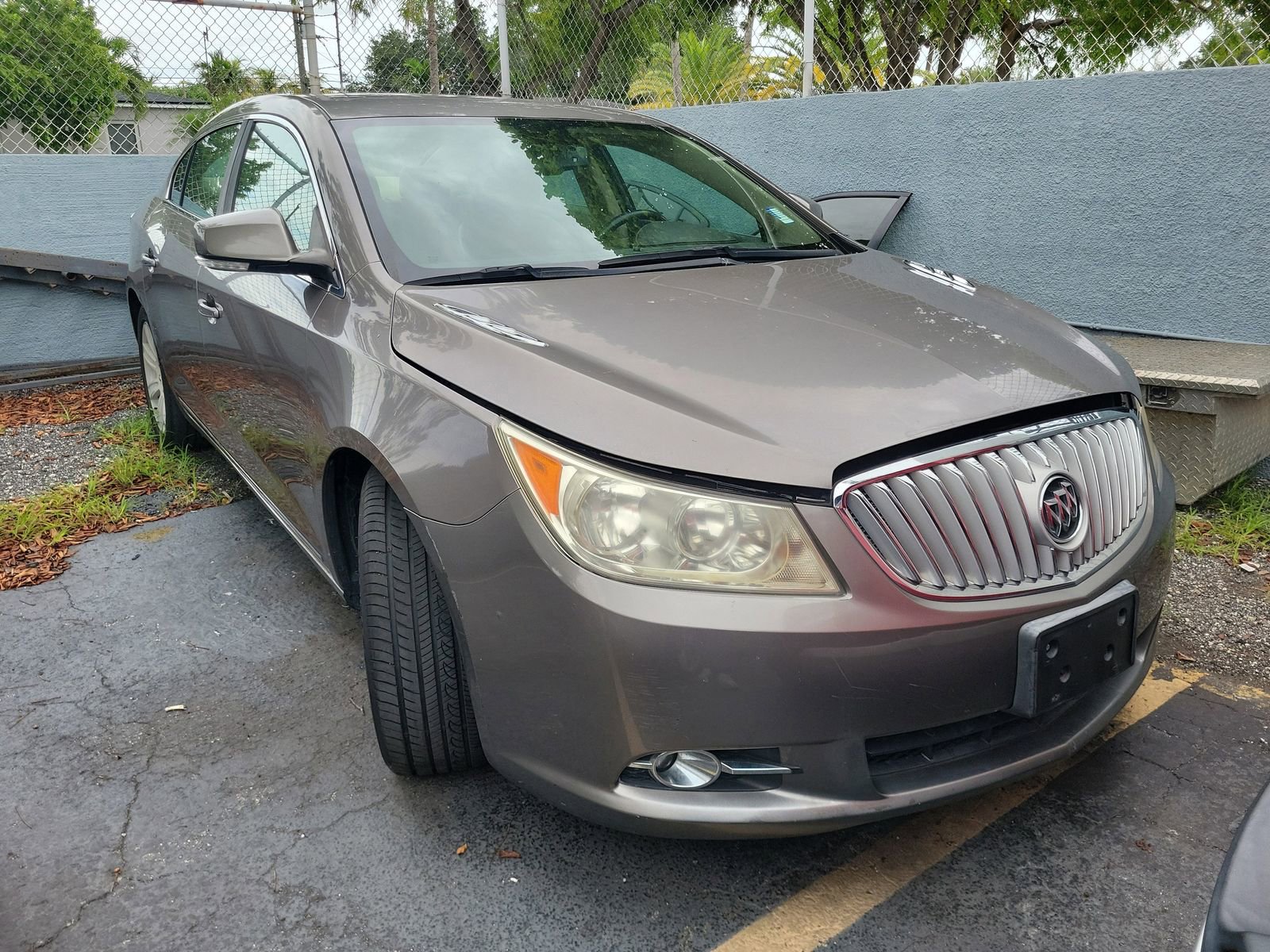 Used 2010 Buick LaCrosse CXL FWD image 2